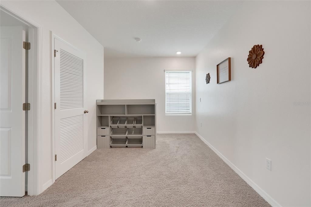 For Sale: $385,000 (5 beds, 3 baths, 2457 Square Feet)