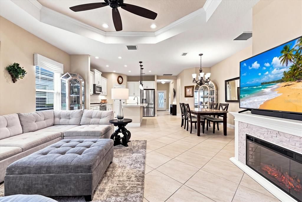 For Sale: $450,000 (2 beds, 2 baths, 1617 Square Feet)