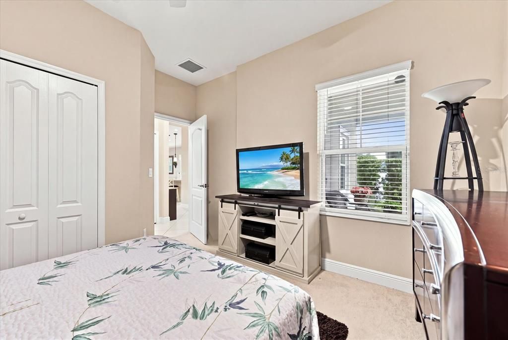 For Sale: $450,000 (2 beds, 2 baths, 1617 Square Feet)