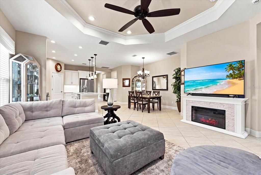 For Sale: $450,000 (2 beds, 2 baths, 1617 Square Feet)