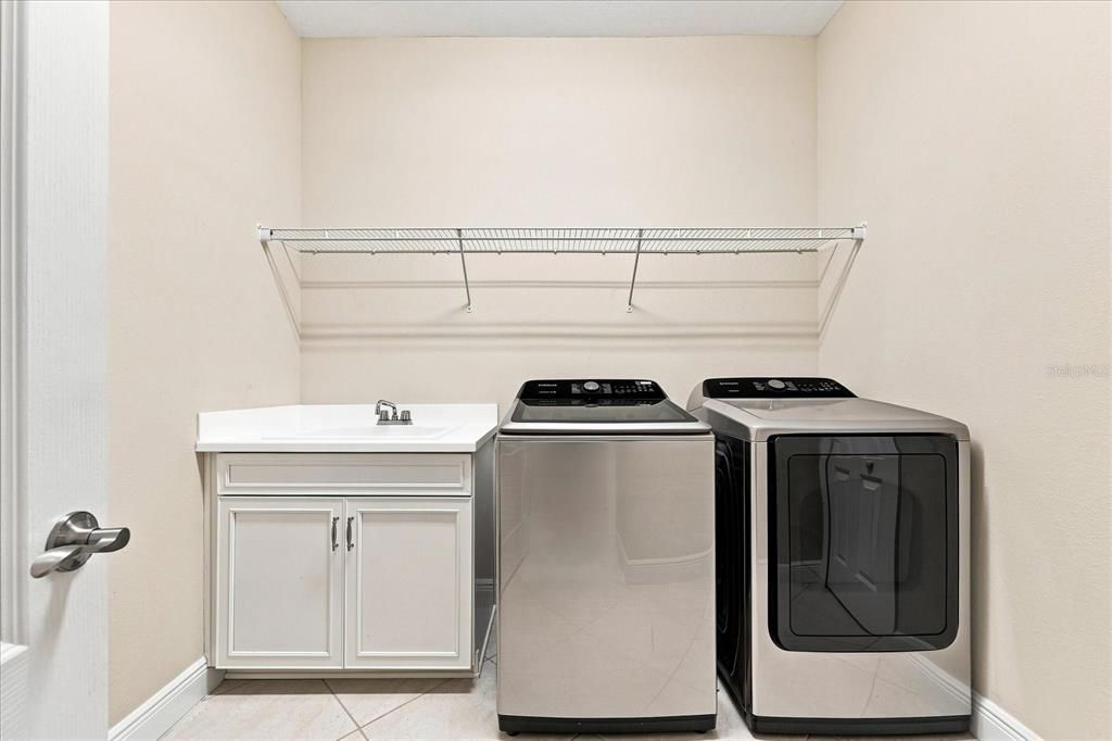 For Sale: $450,000 (2 beds, 2 baths, 1617 Square Feet)