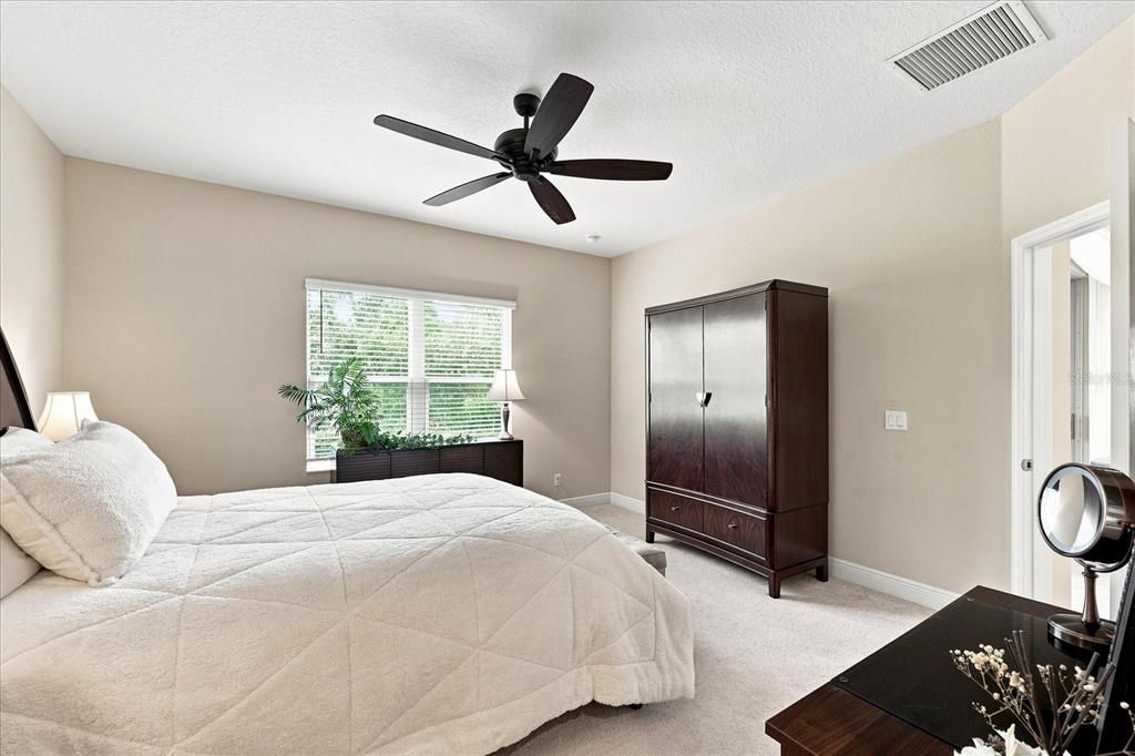 For Sale: $450,000 (2 beds, 2 baths, 1617 Square Feet)