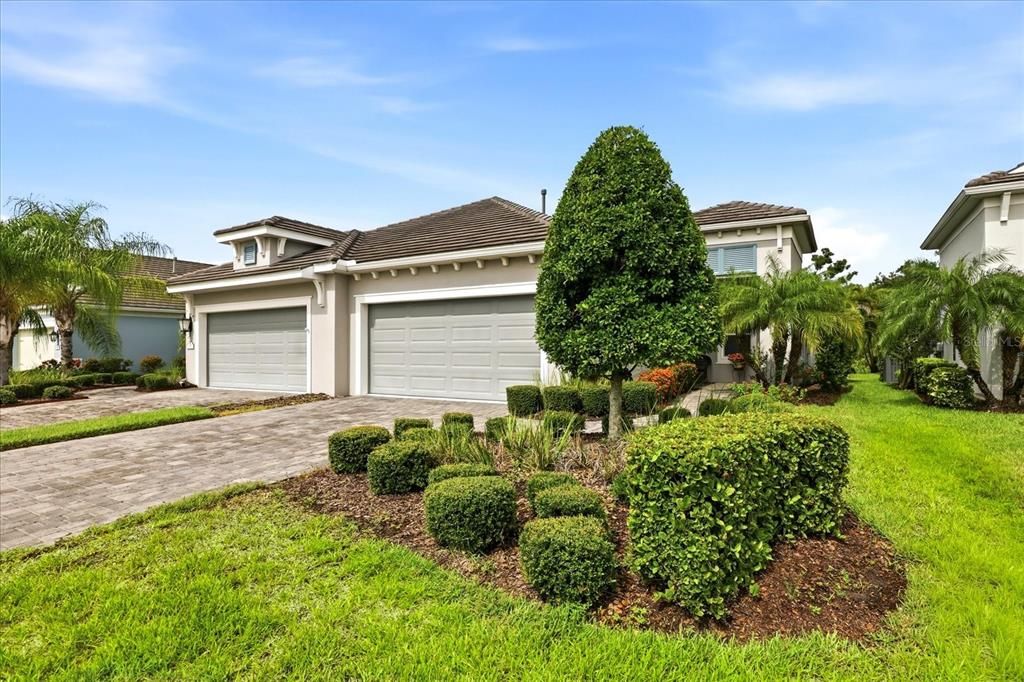 For Sale: $450,000 (2 beds, 2 baths, 1617 Square Feet)