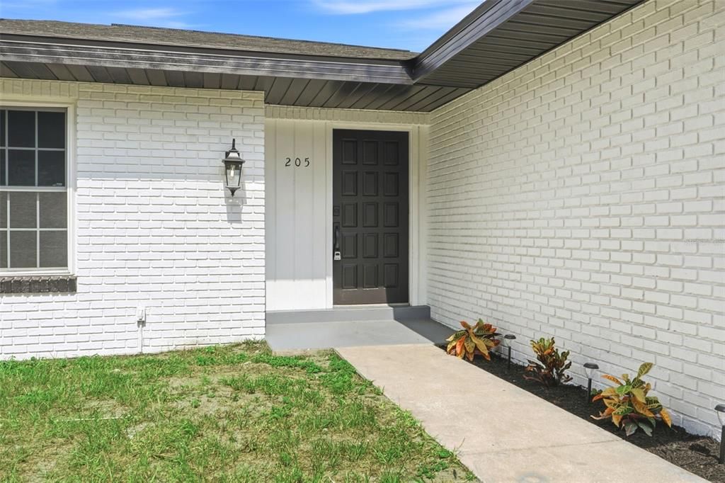 Active With Contract: $289,900 (3 beds, 2 baths, 1434 Square Feet)