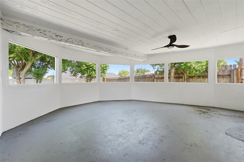 Active With Contract: $289,900 (3 beds, 2 baths, 1434 Square Feet)