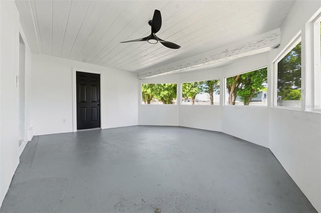 Active With Contract: $289,900 (3 beds, 2 baths, 1434 Square Feet)