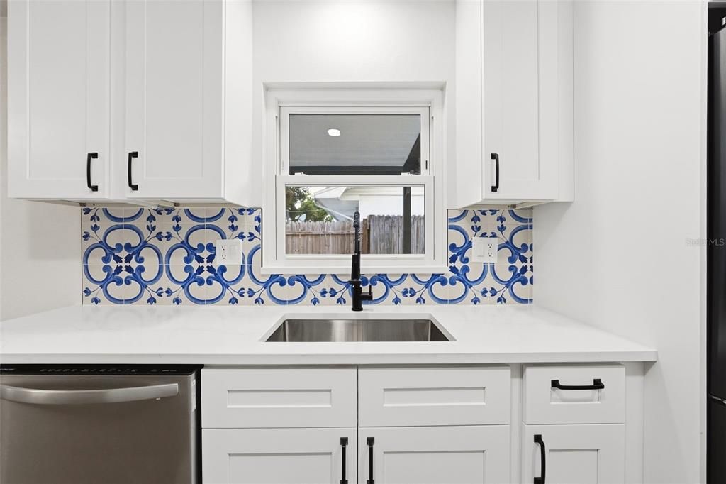 Active With Contract: $289,900 (3 beds, 2 baths, 1434 Square Feet)