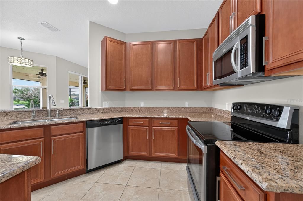 En Venta: $499,000 (4 camas, 3 baños, 2724 Pies cuadrados)