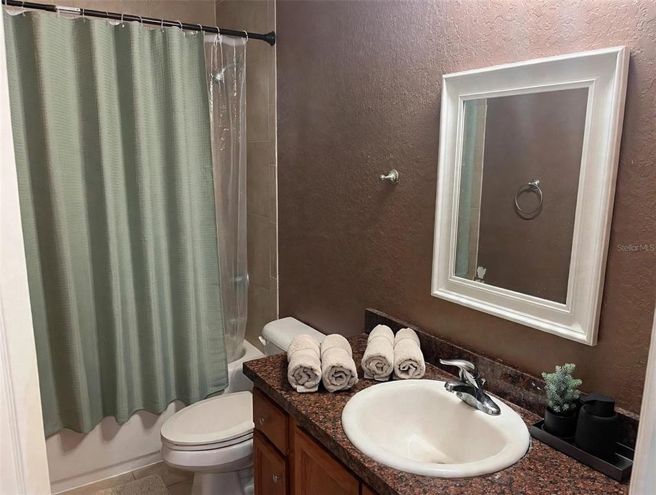 En Venta: $215,000 (2 camas, 1 baños, 884 Pies cuadrados)