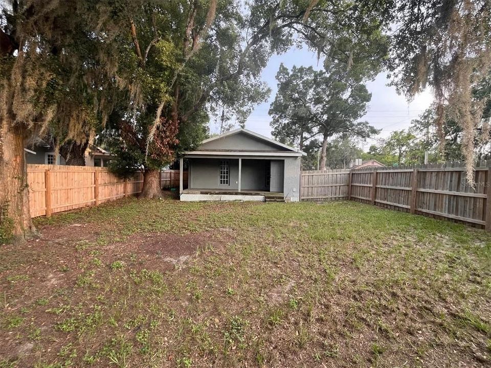 En Venta: $215,000 (2 camas, 1 baños, 884 Pies cuadrados)
