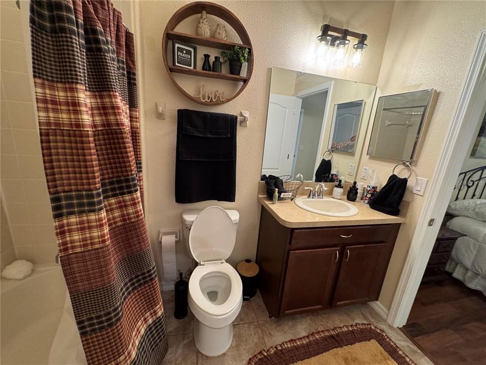 En Venta: $277,000 (2 camas, 2 baños, 1374 Pies cuadrados)