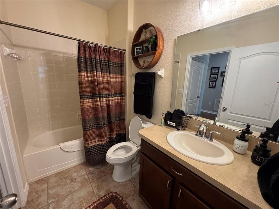 En Venta: $277,000 (2 camas, 2 baños, 1374 Pies cuadrados)