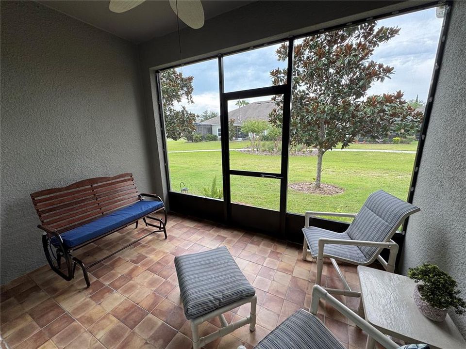 En Venta: $277,000 (2 camas, 2 baños, 1374 Pies cuadrados)