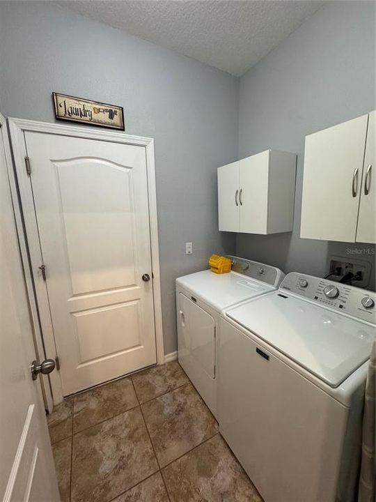 En Venta: $277,000 (2 camas, 2 baños, 1374 Pies cuadrados)