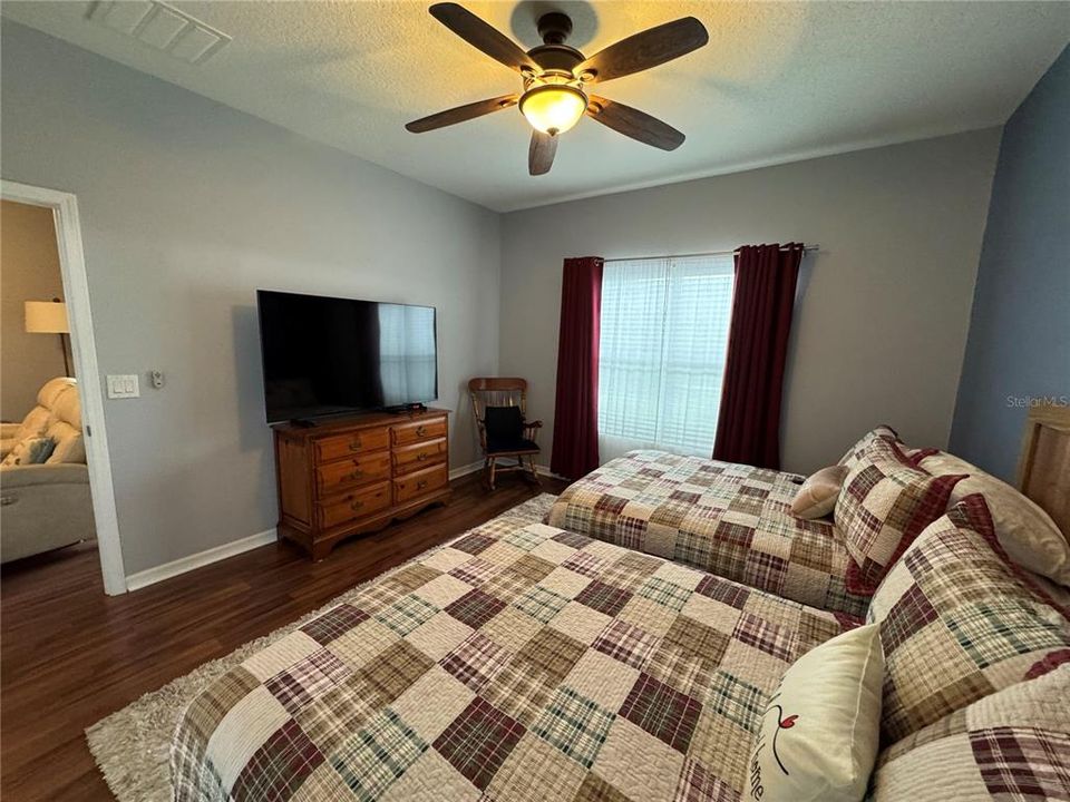 En Venta: $277,000 (2 camas, 2 baños, 1374 Pies cuadrados)