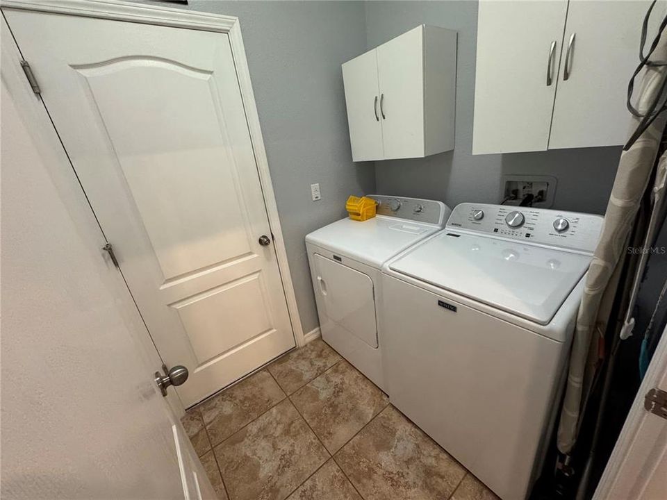 En Venta: $277,000 (2 camas, 2 baños, 1374 Pies cuadrados)