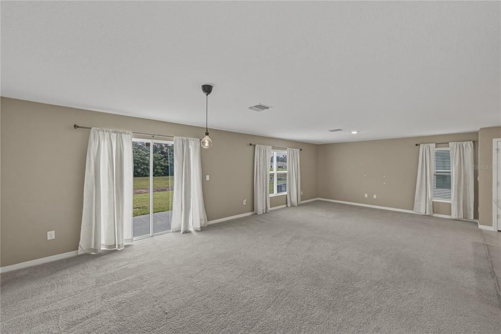 Active With Contract: $319,900 (4 beds, 2 baths, 2238 Square Feet)