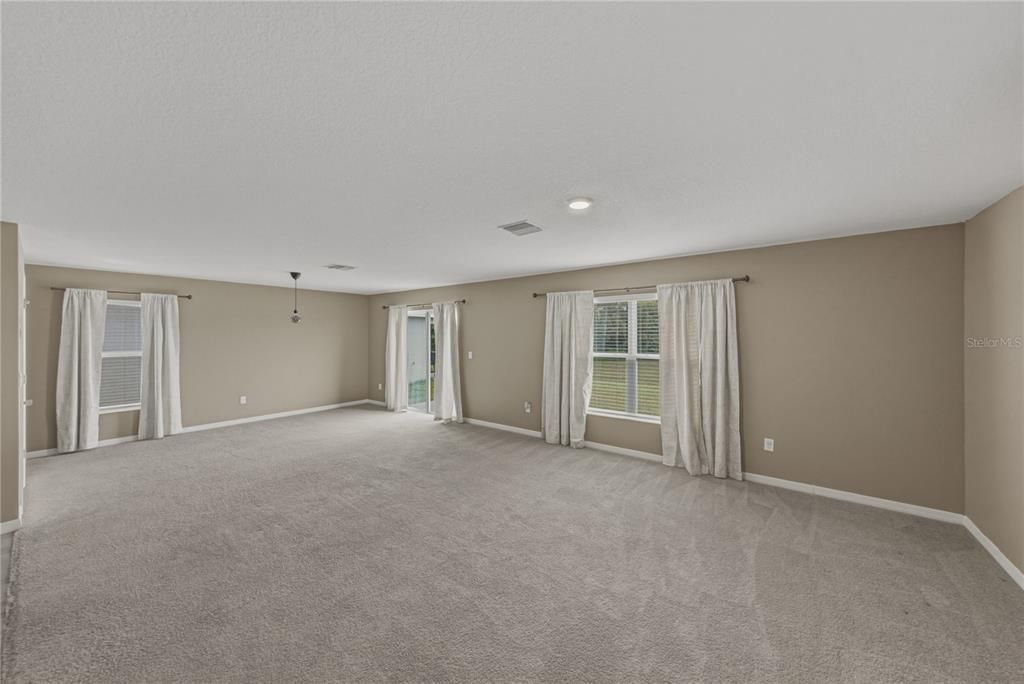 Active With Contract: $319,900 (4 beds, 2 baths, 2238 Square Feet)