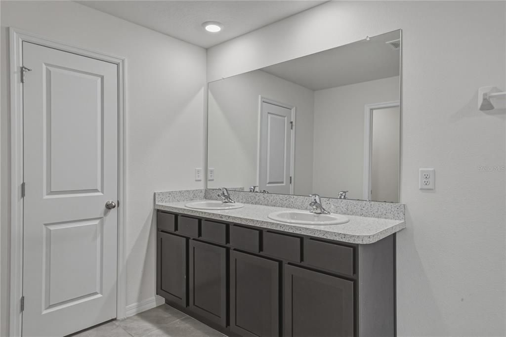 Active With Contract: $319,900 (4 beds, 2 baths, 2238 Square Feet)
