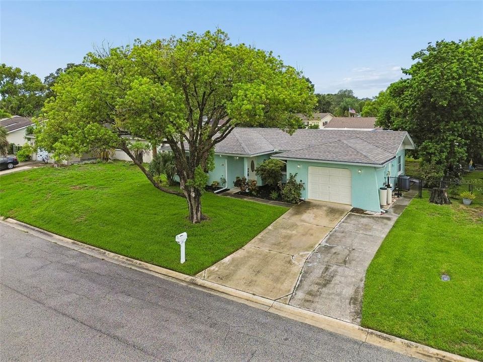 Active With Contract: $249,900 (2 beds, 2 baths, 1362 Square Feet)