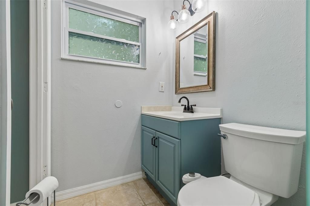 Active With Contract: $249,900 (2 beds, 2 baths, 1362 Square Feet)