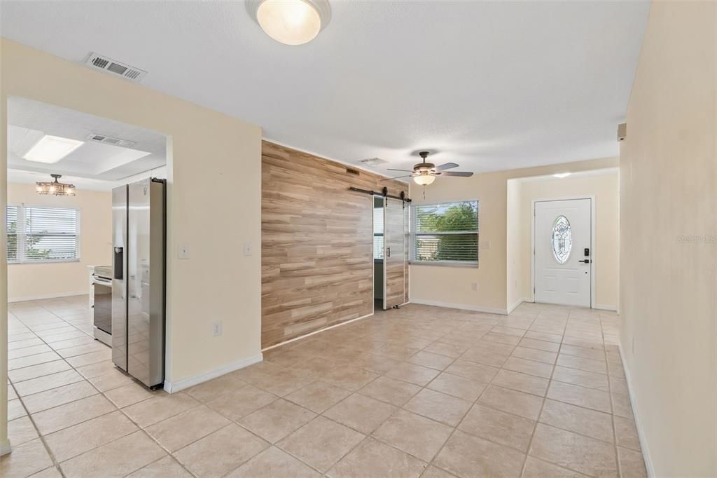 Active With Contract: $249,900 (2 beds, 2 baths, 1362 Square Feet)