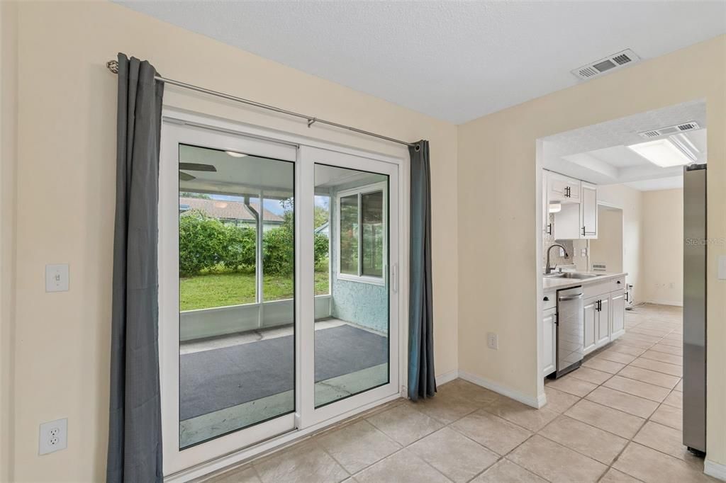 Active With Contract: $249,900 (2 beds, 2 baths, 1362 Square Feet)
