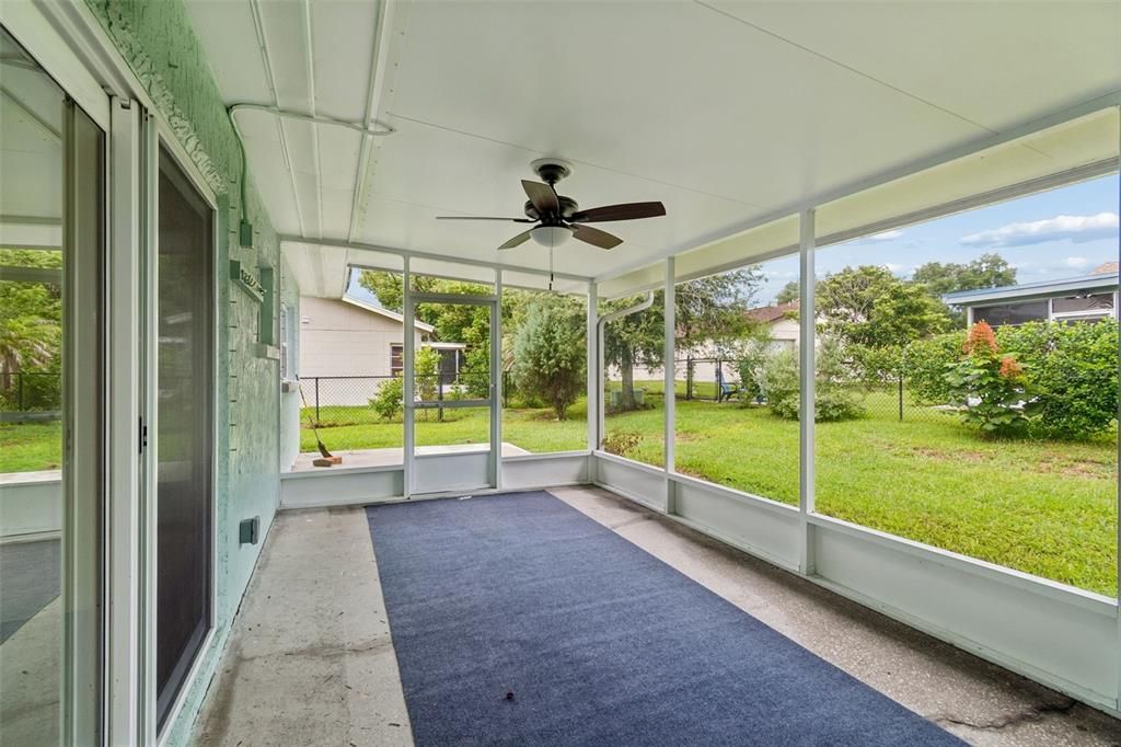 Active With Contract: $249,900 (2 beds, 2 baths, 1362 Square Feet)