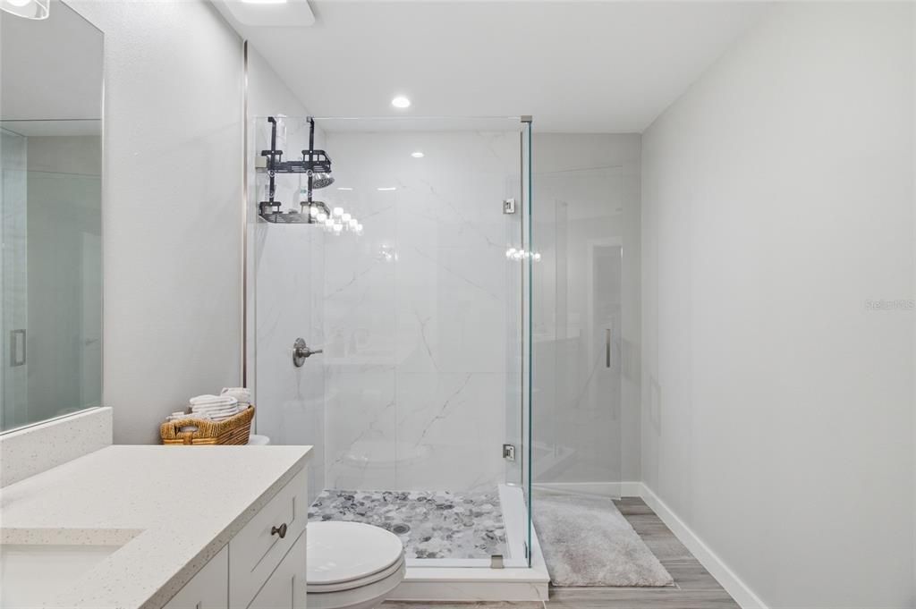 Active With Contract: $330,000 (3 beds, 2 baths, 1368 Square Feet)