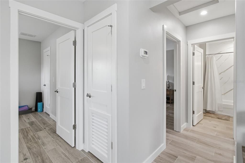 Active With Contract: $330,000 (3 beds, 2 baths, 1368 Square Feet)