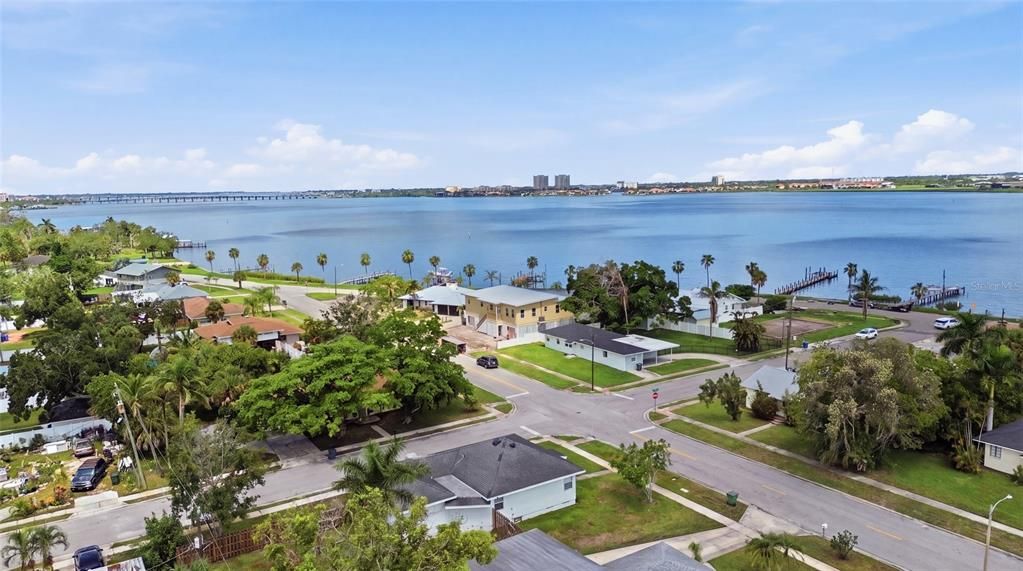 Active With Contract: $330,000 (3 beds, 2 baths, 1368 Square Feet)