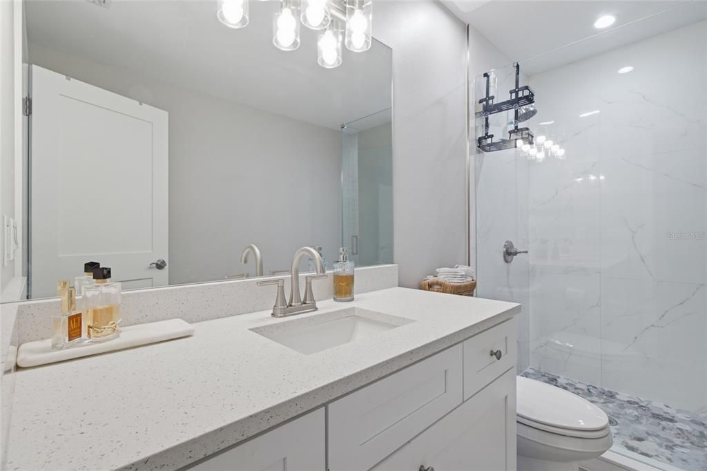 Active With Contract: $330,000 (3 beds, 2 baths, 1368 Square Feet)
