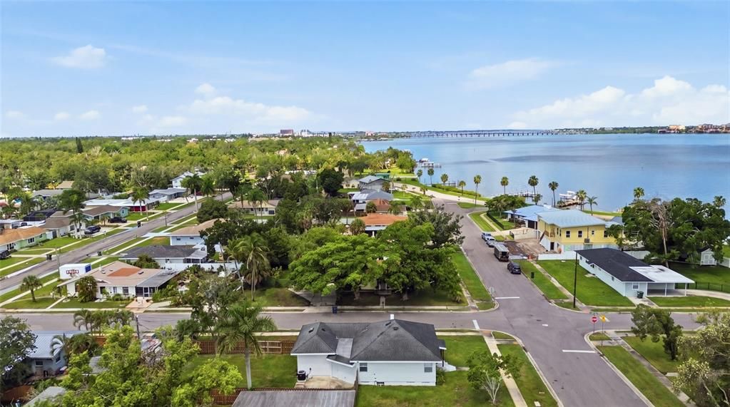 Active With Contract: $330,000 (3 beds, 2 baths, 1368 Square Feet)