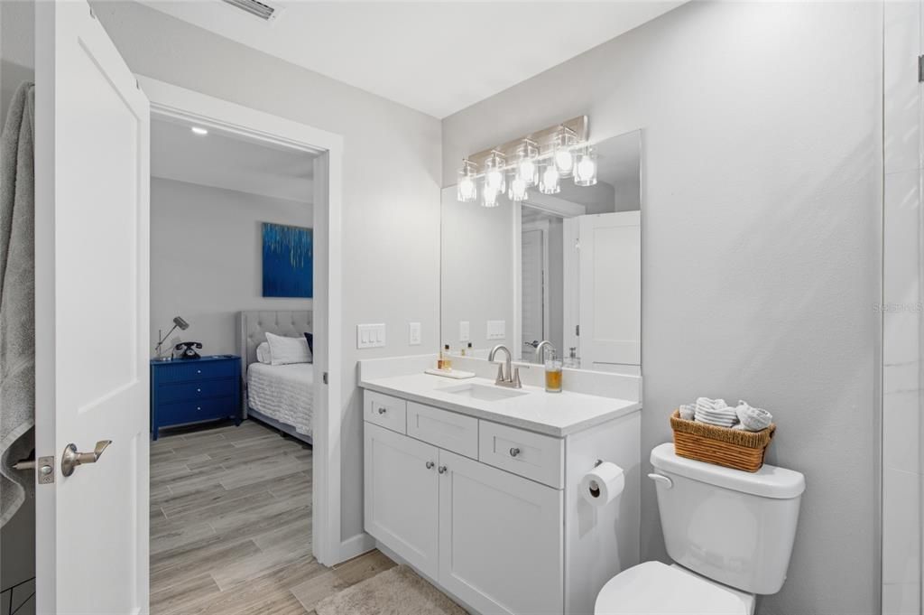 Active With Contract: $330,000 (3 beds, 2 baths, 1368 Square Feet)