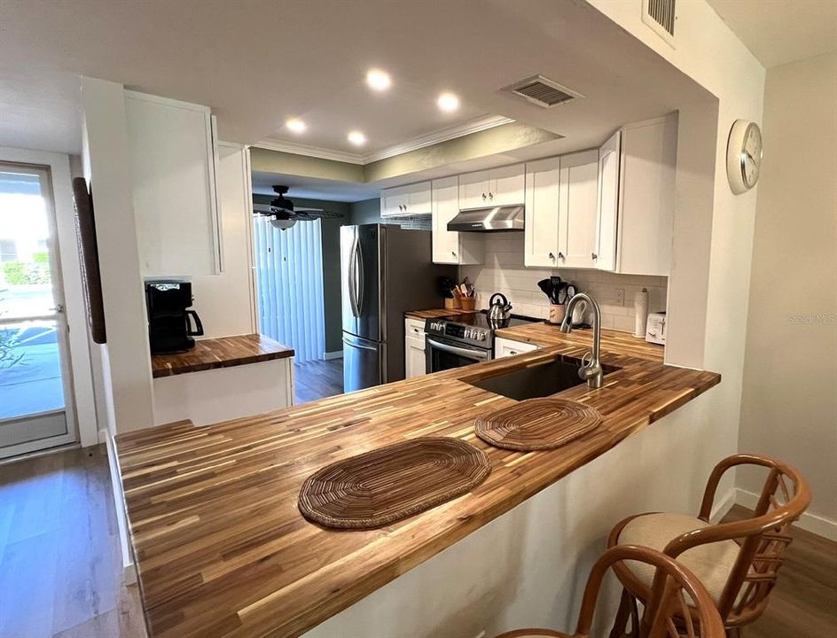 В аренду: $4,400 (2 спален, 2 ванн, 1127 Квадратных фут)