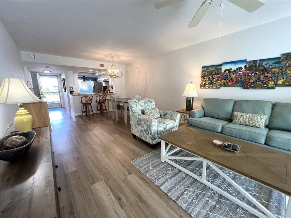 В аренду: $4,400 (2 спален, 2 ванн, 1127 Квадратных фут)
