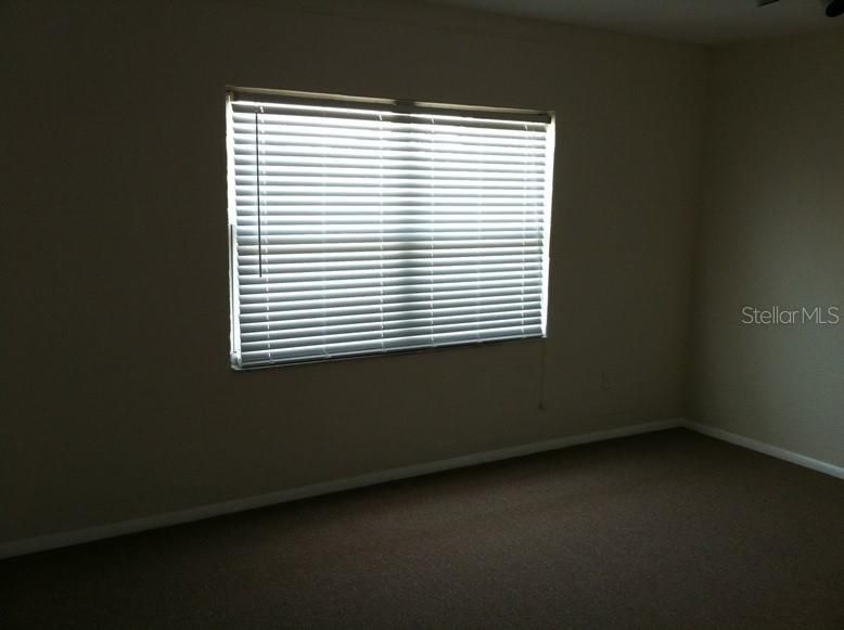 В аренду: $1,300 (2 спален, 1 ванн, 1100 Квадратных фут)
