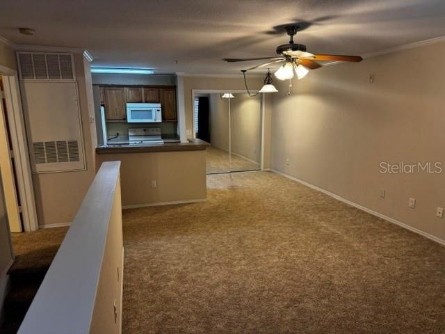 For Rent: $1,275 (1 beds, 1 baths, 728 Square Feet)