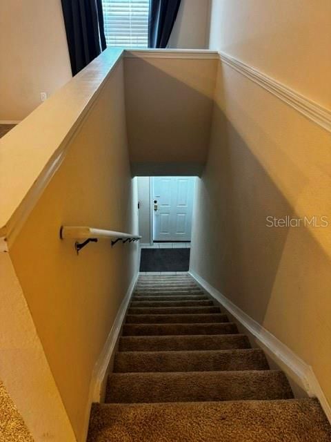 For Rent: $1,275 (1 beds, 1 baths, 728 Square Feet)