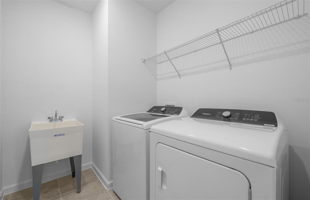 En Venta: $419,690 (4 camas, 2 baños, 1580 Pies cuadrados)