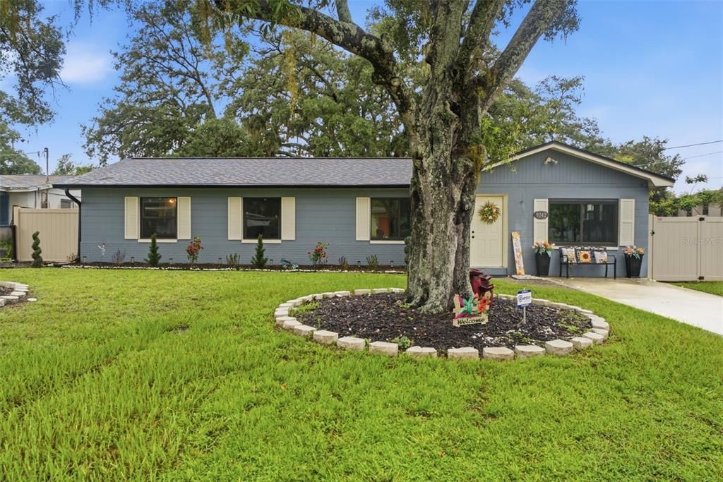 For Sale: $400,000 (4 beds, 2 baths, 1488 Square Feet)