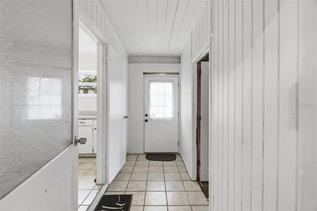 For Sale: $400,000 (4 beds, 2 baths, 1488 Square Feet)