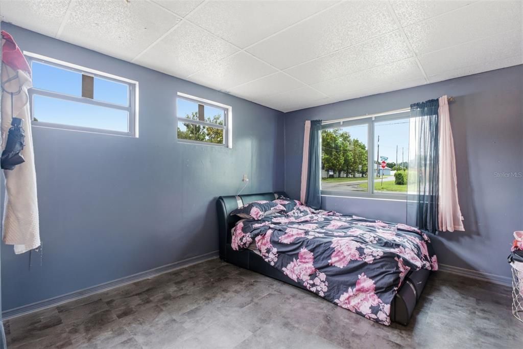 For Sale: $400,000 (4 beds, 2 baths, 1488 Square Feet)