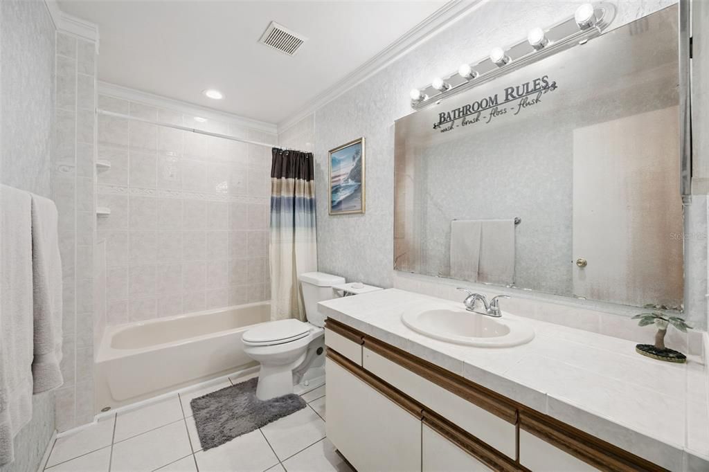 For Sale: $375,000 (4 beds, 2 baths, 1595 Square Feet)