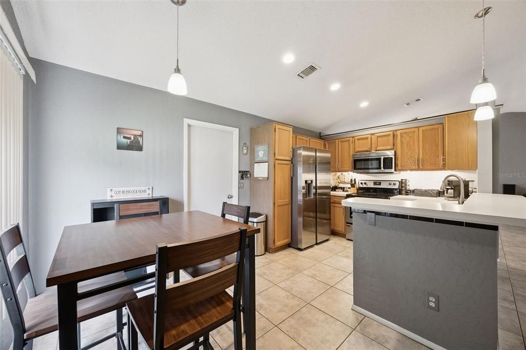 For Sale: $375,000 (4 beds, 2 baths, 1595 Square Feet)