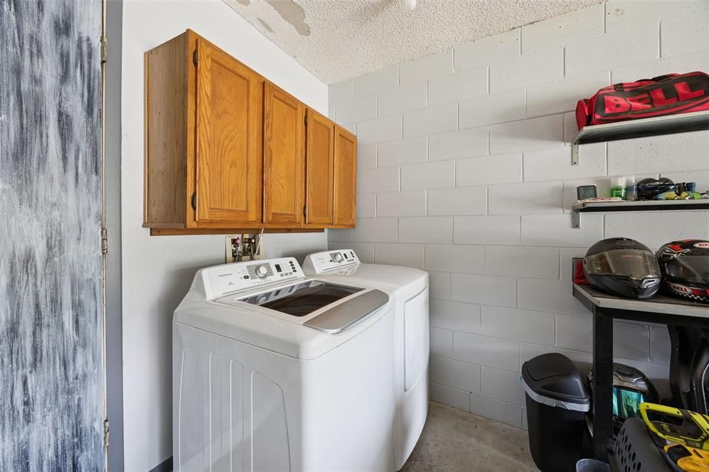 For Sale: $375,000 (4 beds, 2 baths, 1595 Square Feet)