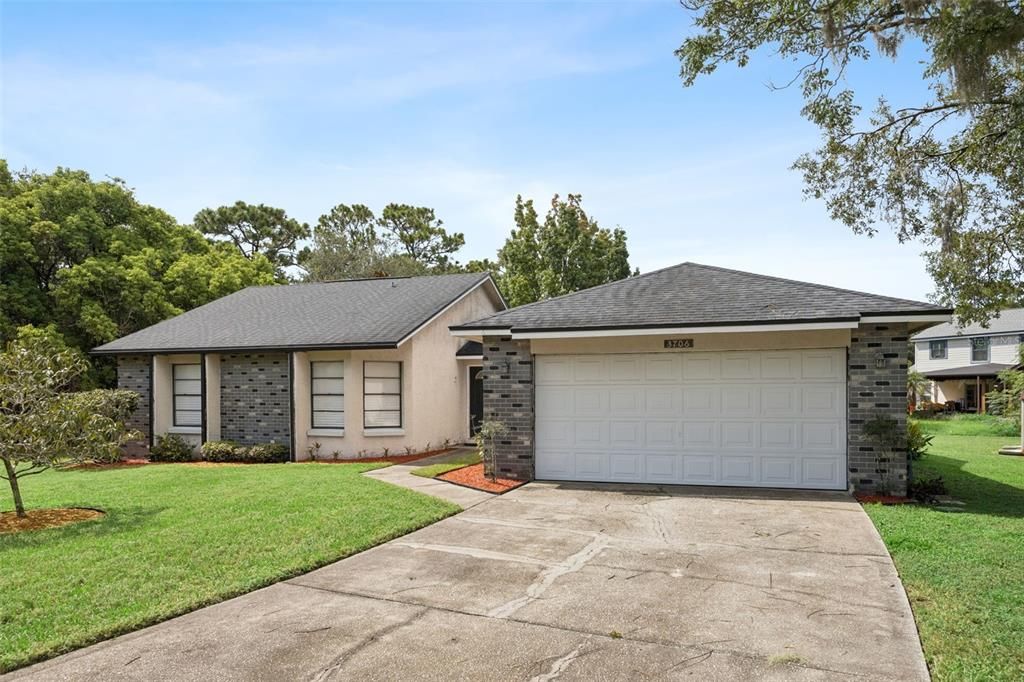 For Sale: $375,000 (4 beds, 2 baths, 1595 Square Feet)