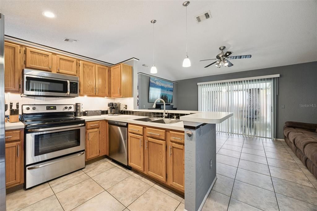 For Sale: $375,000 (4 beds, 2 baths, 1595 Square Feet)