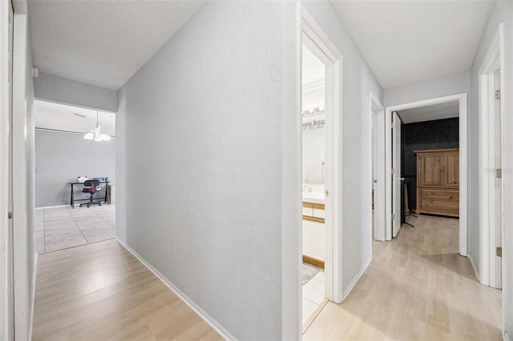 For Sale: $375,000 (4 beds, 2 baths, 1595 Square Feet)