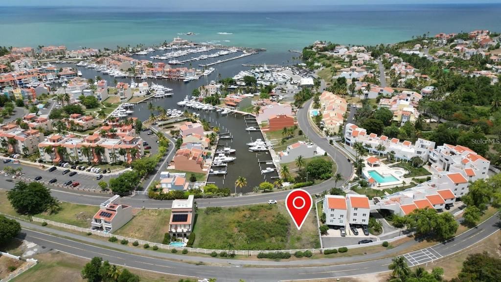 На продажу: $195,000 (0.14 acres)